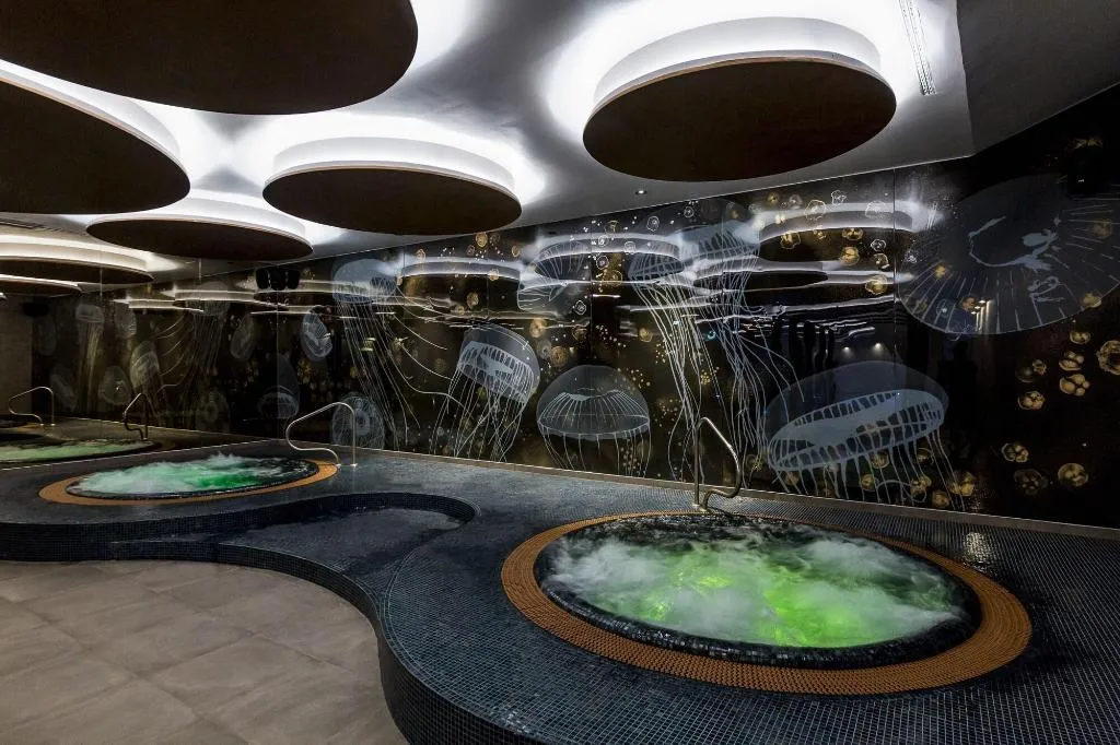 Sports and Entertainment, Grand Hotel Slavia, Split