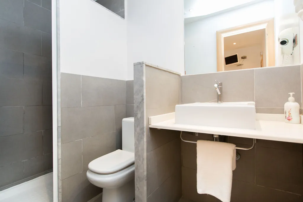 STUDIO CAPACITY 2 Room, AinB Las Ramblas-Colón Apartments, Barcelona