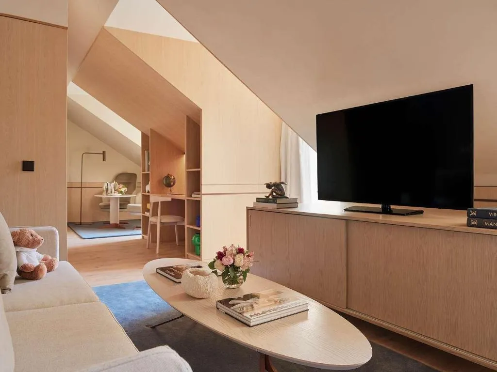 JUNIOR SUITE WITH DOUBLE BED Room, The One Palacio Da Anunciada, Lisbon