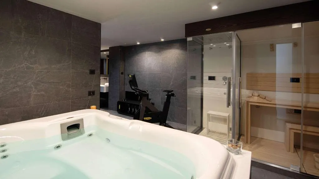 Room, Gold Tower Lifestyle Hotel, Naples