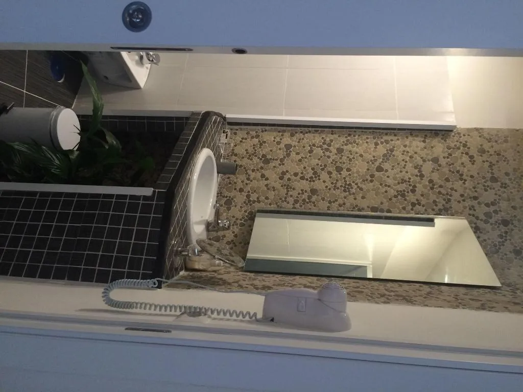 Room, Base Napoli B&B, Naples