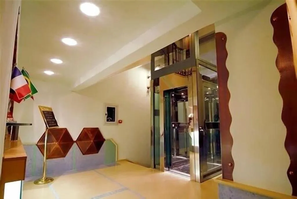 Lobby, Eden Hotel, Naples