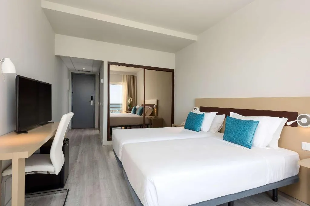 TWIN SEA VIEW Room, Tryp Lisboa Caparica Mar Hotel, Lisbon