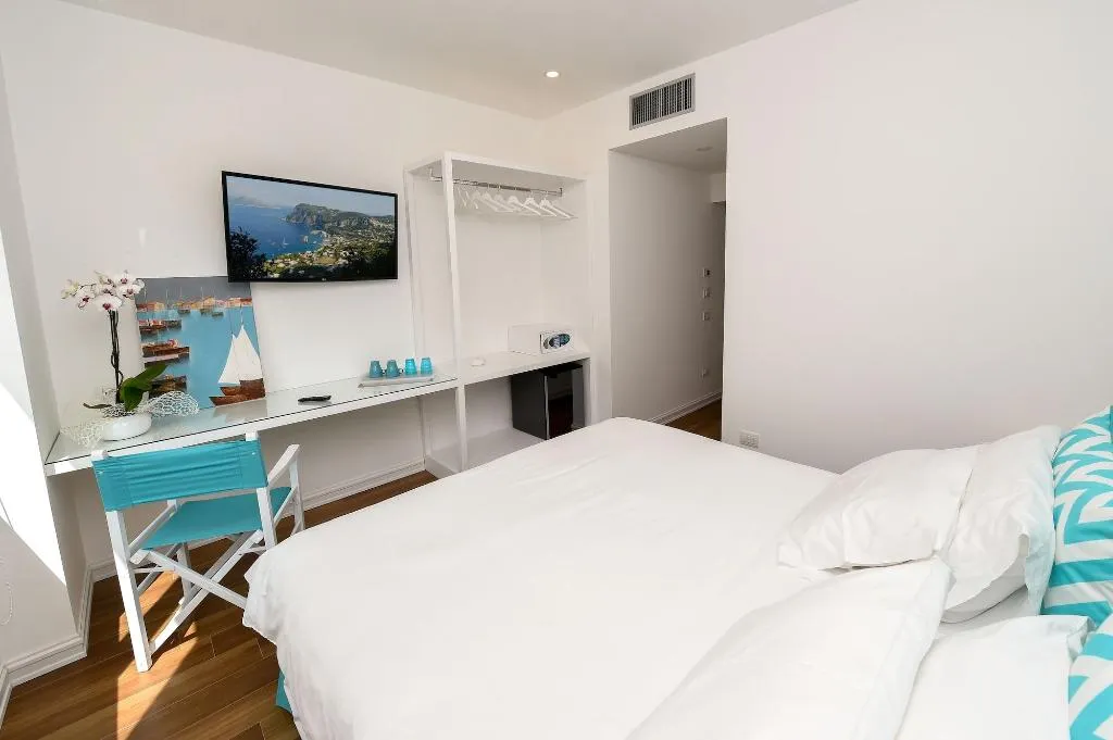 Room, Casa Pantone, Naples