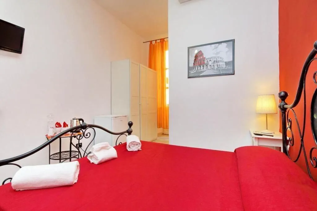 DOUBLE QUEEN SIZE BED Room, Lucky Holiday Rooms, Naples