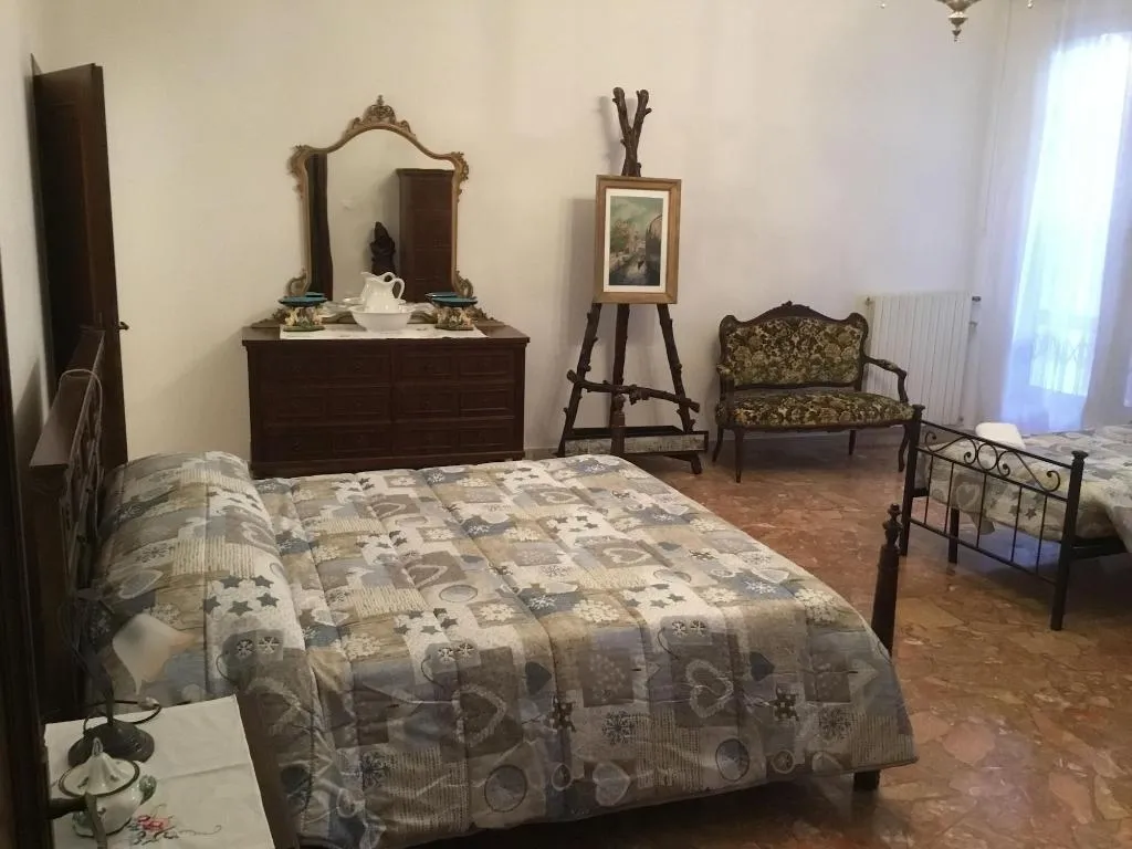Room, Venice Sun Apartment And Rooms, Venice