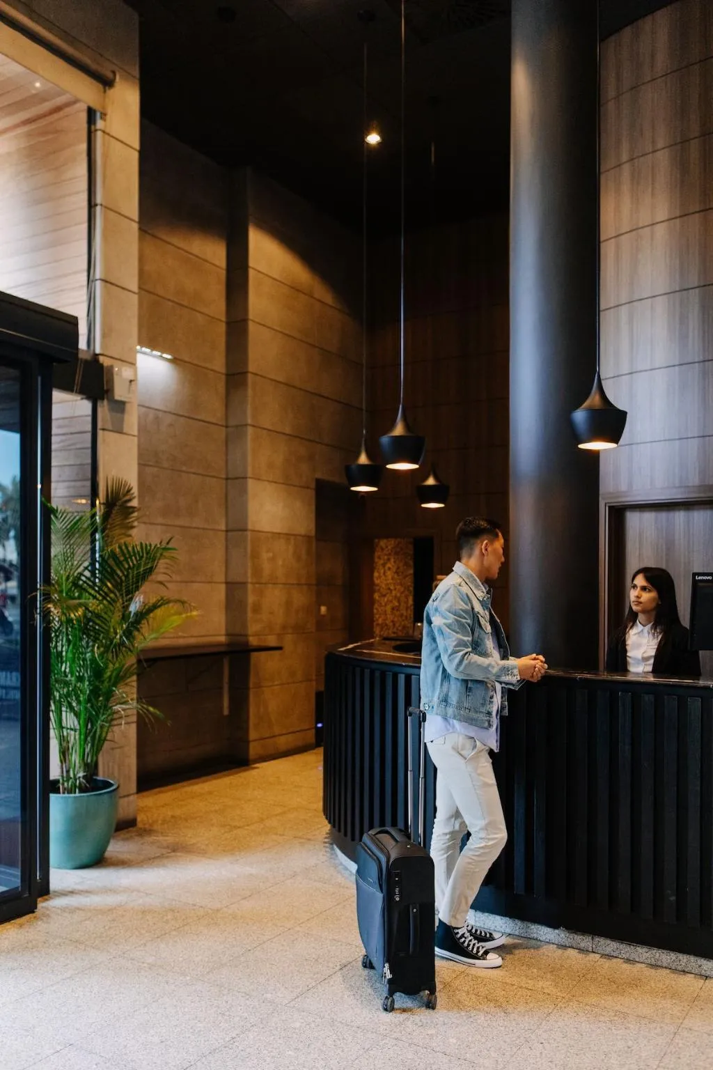 Lobby, Kramer, Valencia