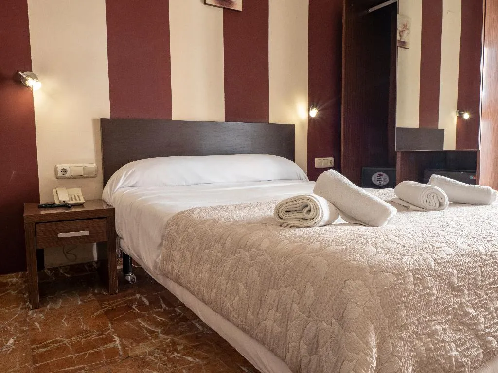Double or Twin WITH DOUBLE BED Room, Marina, Costa De La Luz