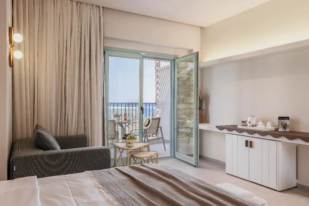 Room SEA VIEW WITH BALCONY Room, Minnŏ Boutique Hotel & Spa, Skiathos