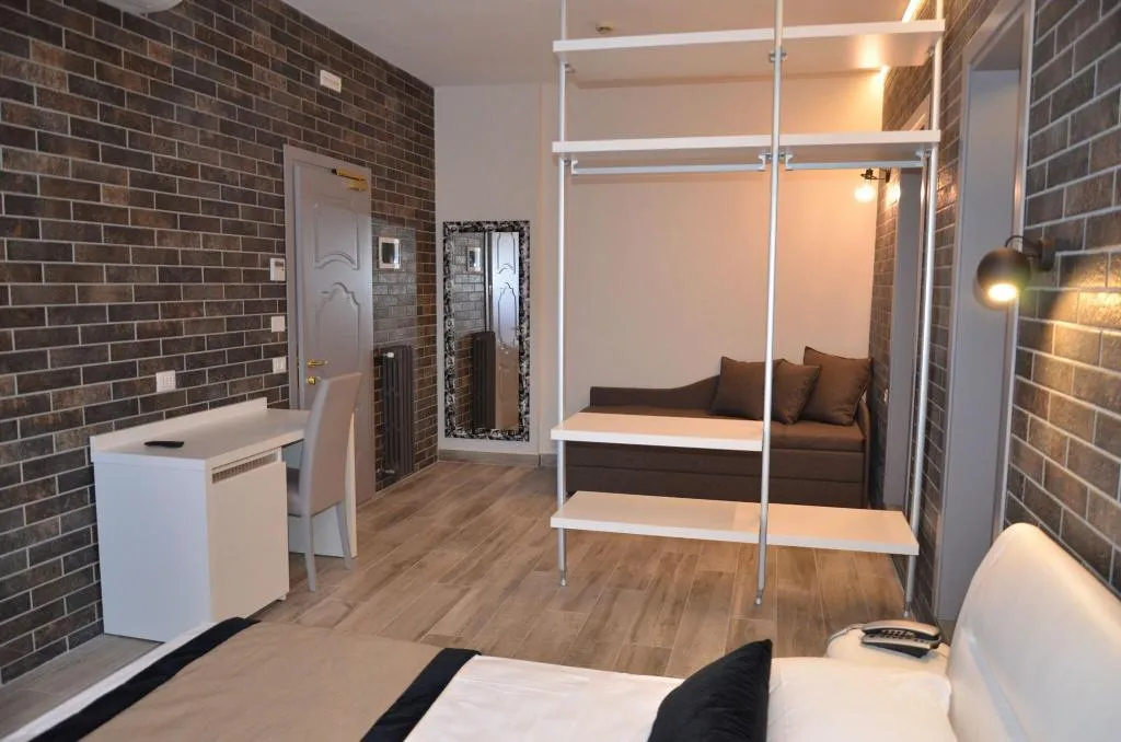Room, Ariston, Venice