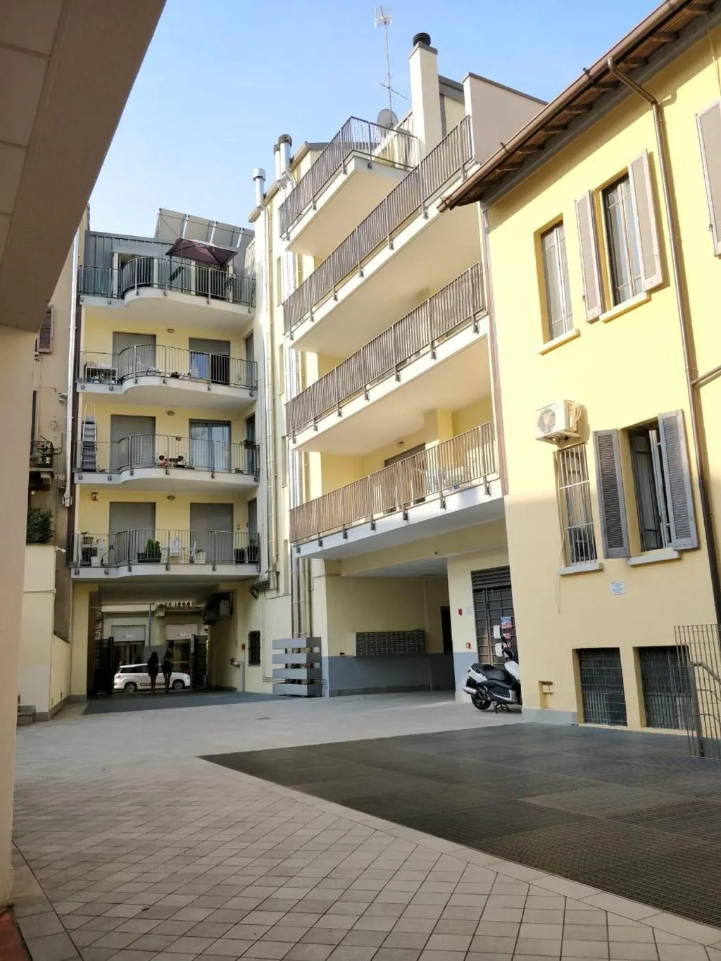 General view, Red Line Room Division, Milan