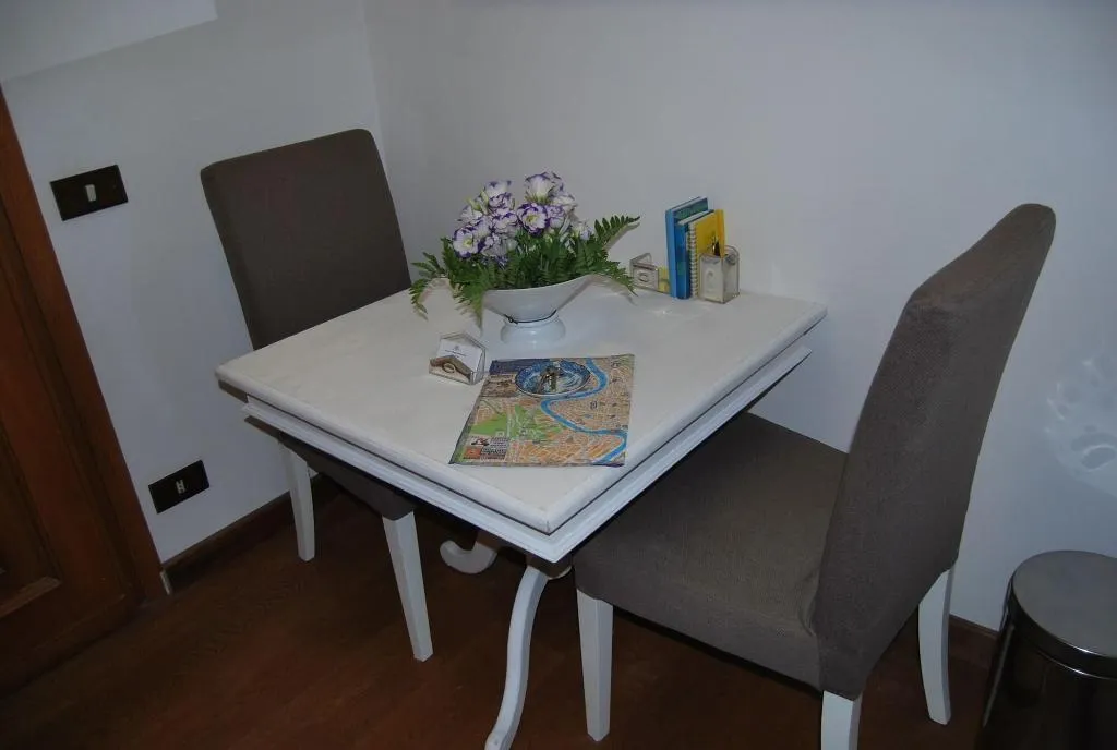 Room, Pettinary Village, Rome