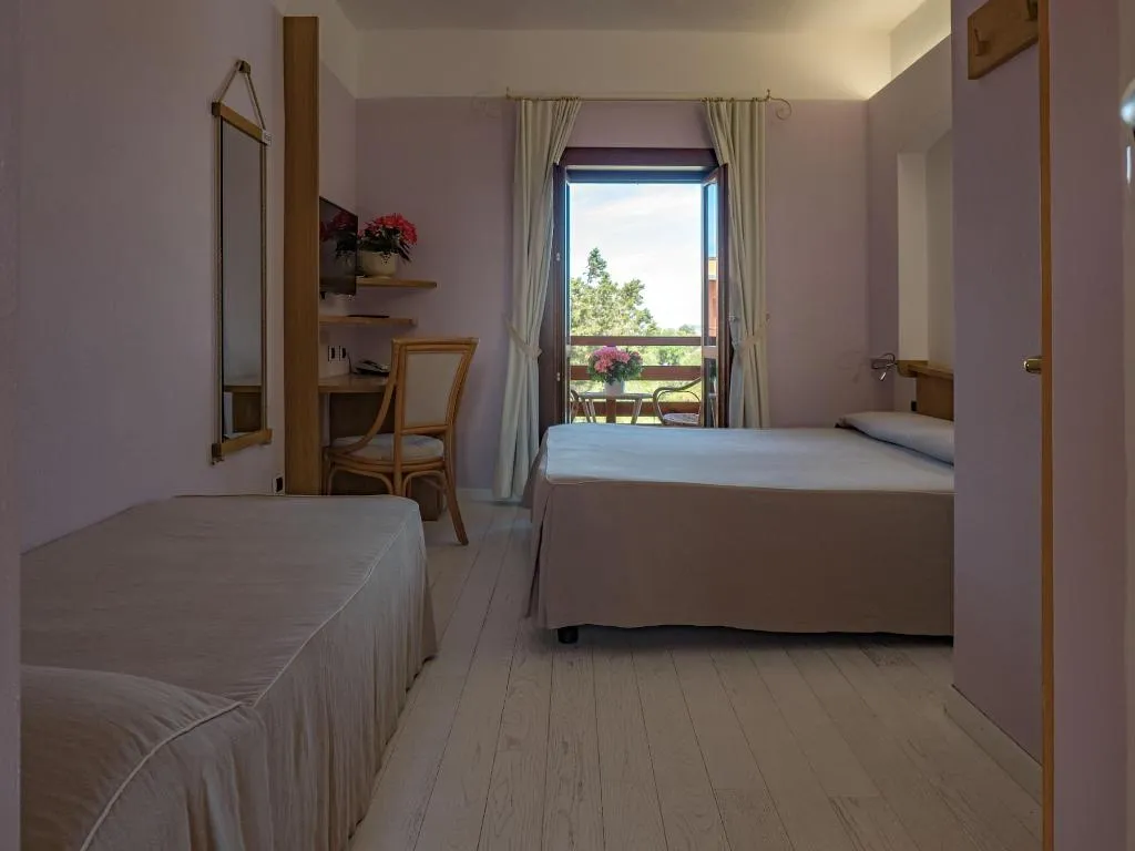 Room, Cala Reale, Cagliari