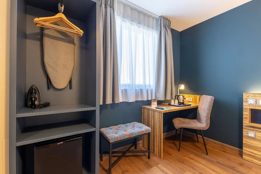 DOUBLE CAPACITY 1 Room, Travelodge Barcelona Poblenou, Barcelona