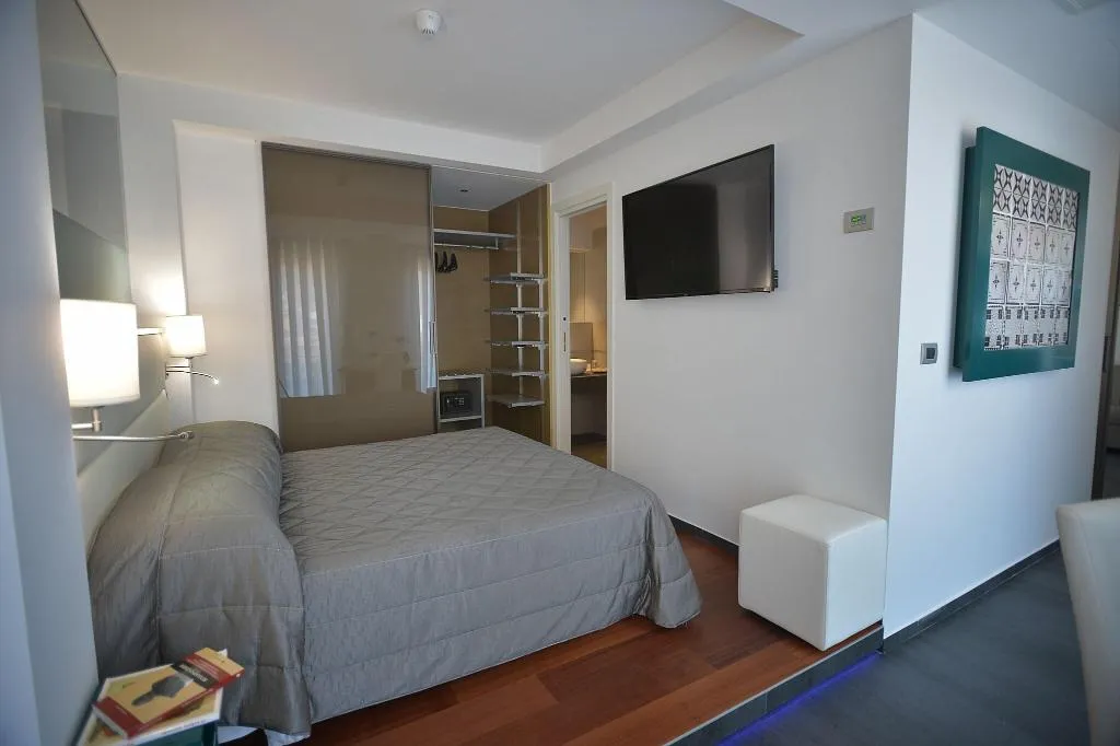 SUITE SEA VIEW WITH TERRACE Room, Reginna Palace, Naples