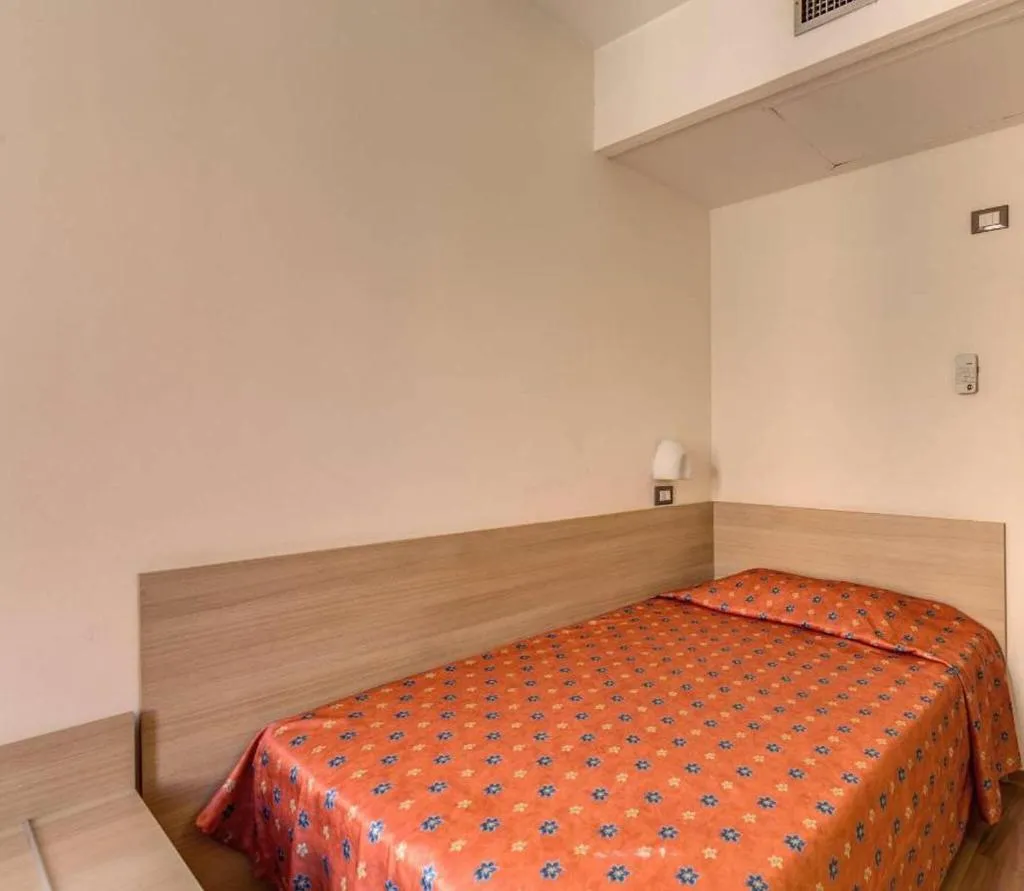 SINGLE STANDARD Room, Hotel San Remo, Rome