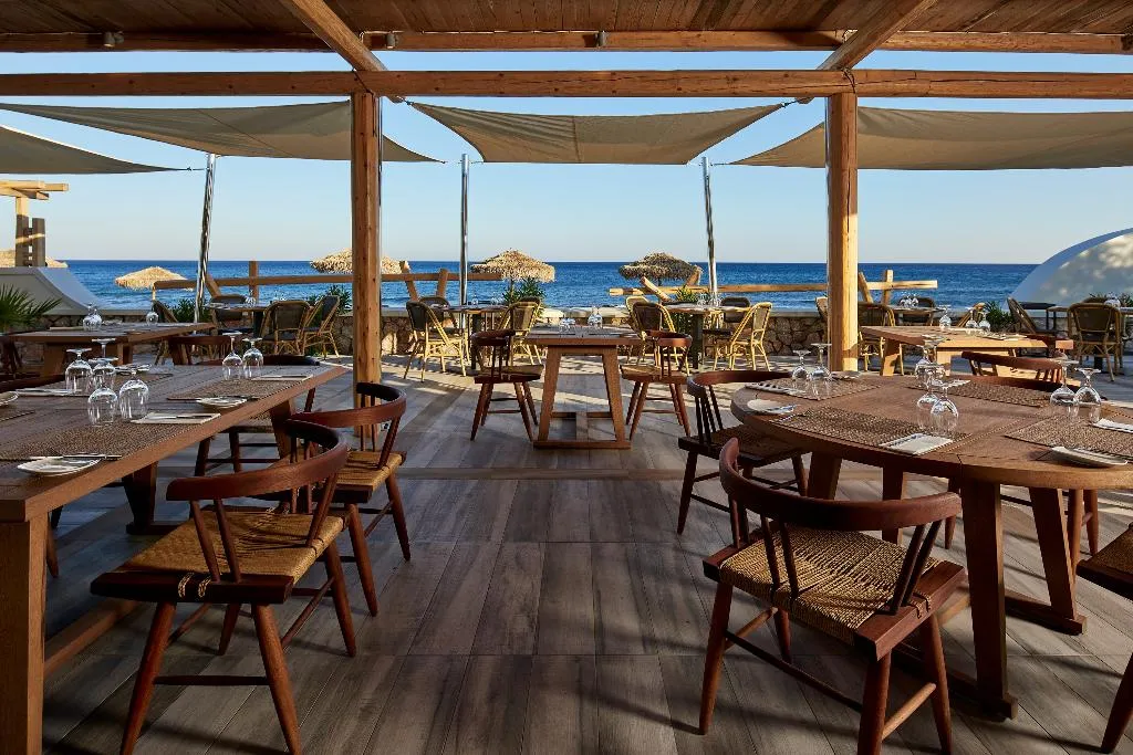 Restaurant, Sea Breeze Santorini Beach Resort, Curio Collectio, Santorini