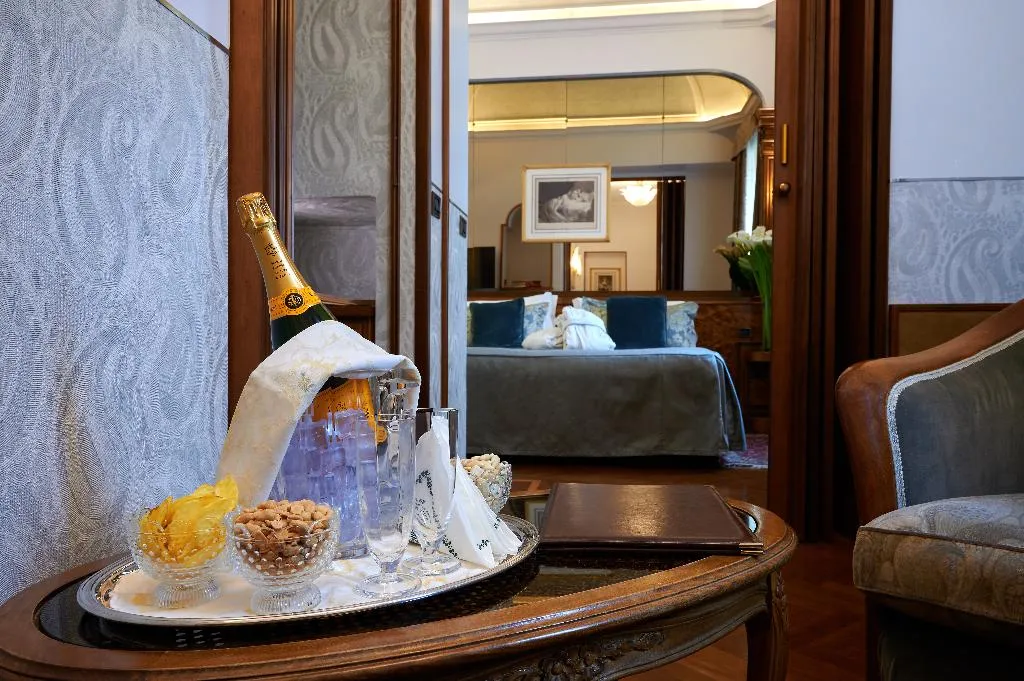 JUNIOR SUITE STANDARD Room, Farnese, Rome
