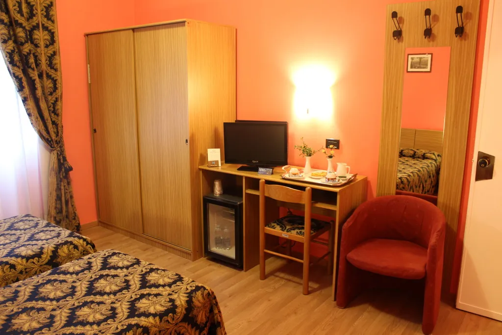Room, Rex, Milan