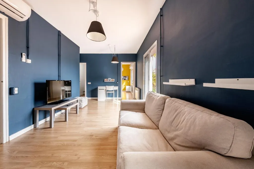 APARTMENT CAPACITY 5 THREE BEDROOM Room, Ainb Barcelona Sants Apartments, Barcelona