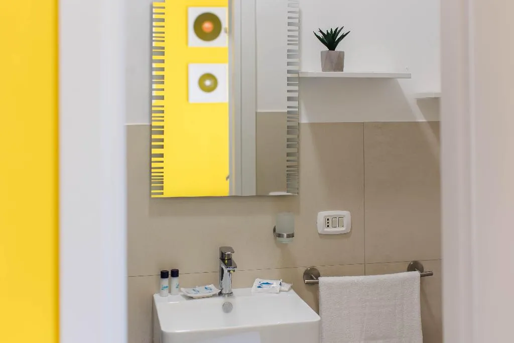 DOUBLE DELUXE Room, B&B Colori e Note, Naples