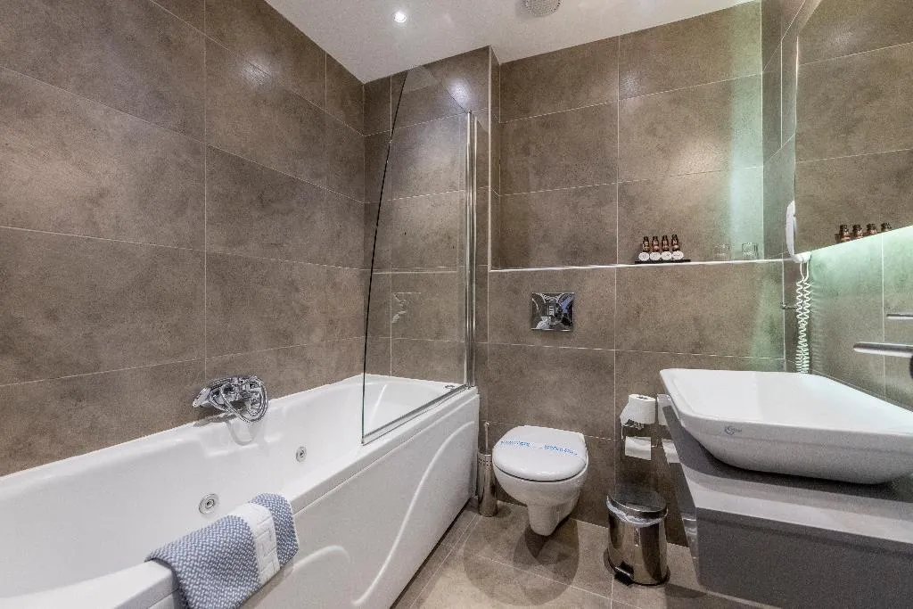 SUITE STANDARD Room, Parnassos Delphi, Athens