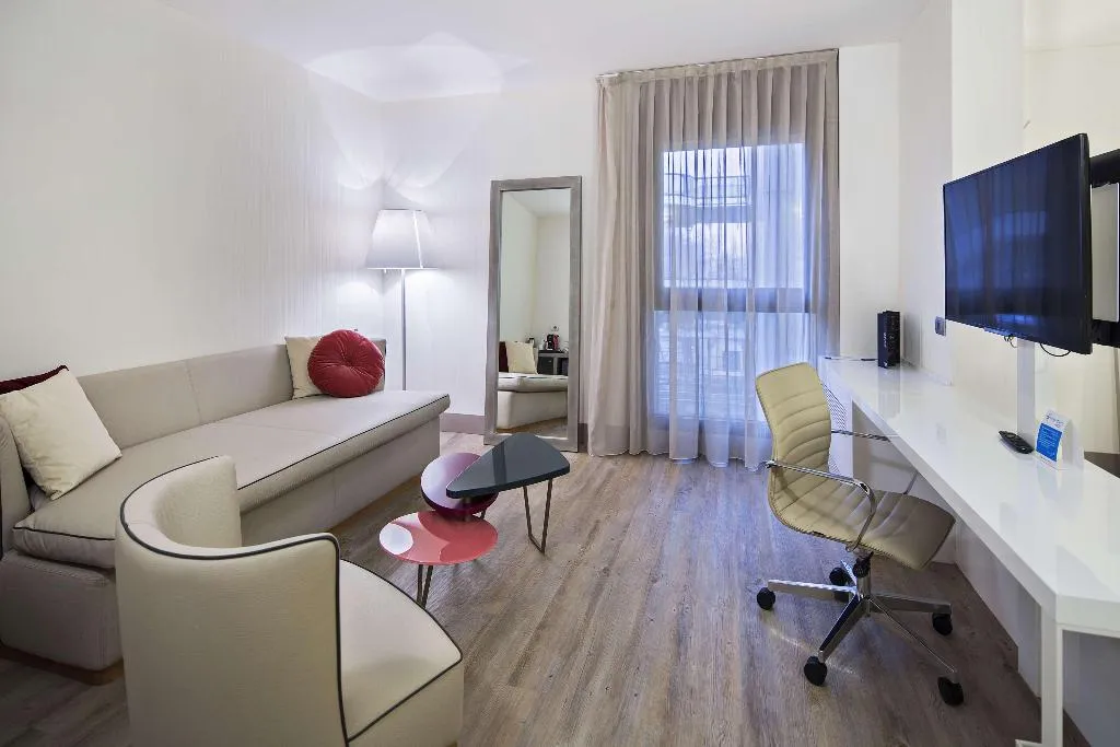 JUNIOR SUITE STANDARD Room, NH Milano Congress Centre, Milan