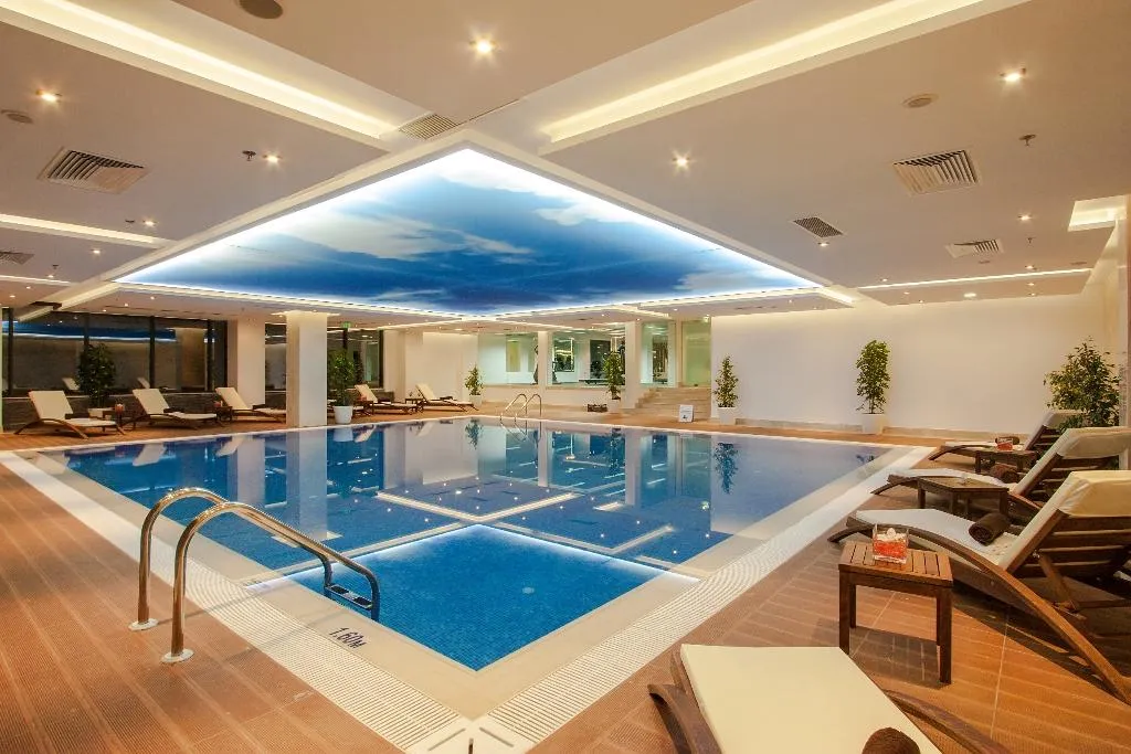 Pool, International Hotel Casino & Tower Suites, Varna