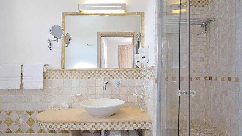 TRIPLE COMFORT Room, Janna'e Sole Resort, Olbia
