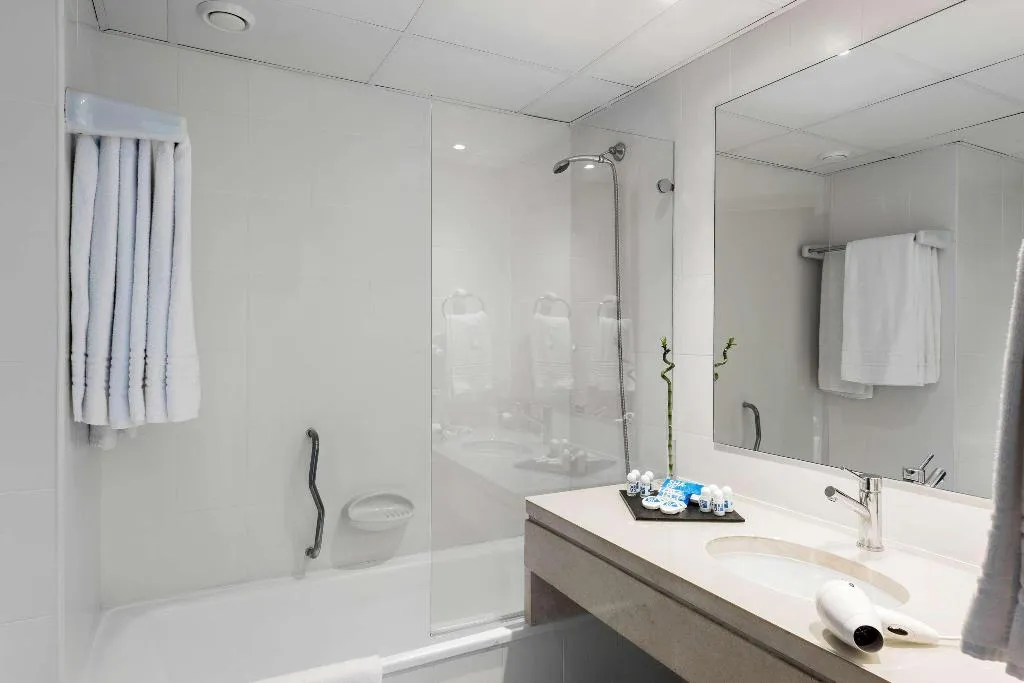 TWIN PREMIUM SEA VIEW Room, Tryp Lisboa Caparica Mar Hotel, Lisbon