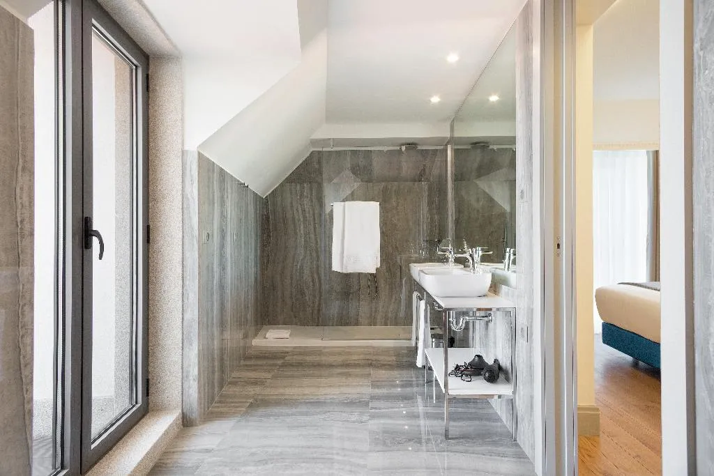 DOUBLE STANDARD Room, Acta The Avenue, Porto