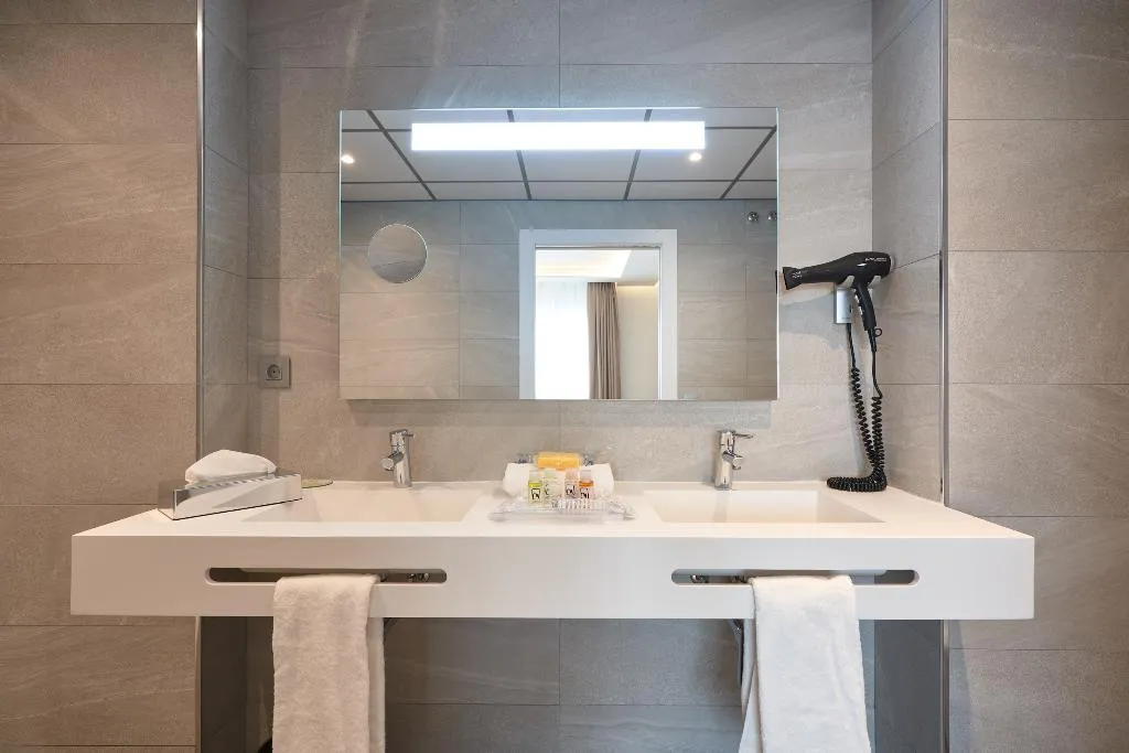 JUNIOR SUITE STANDARD Room, Monte Triana, Seville