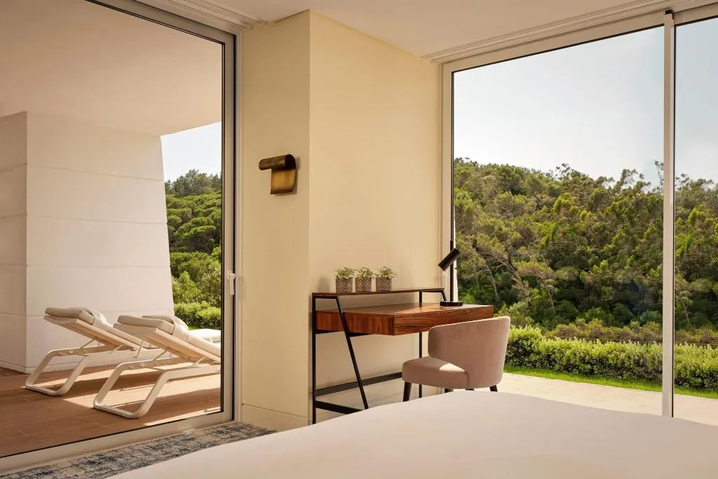 Room, Penha Longa, Lisbon