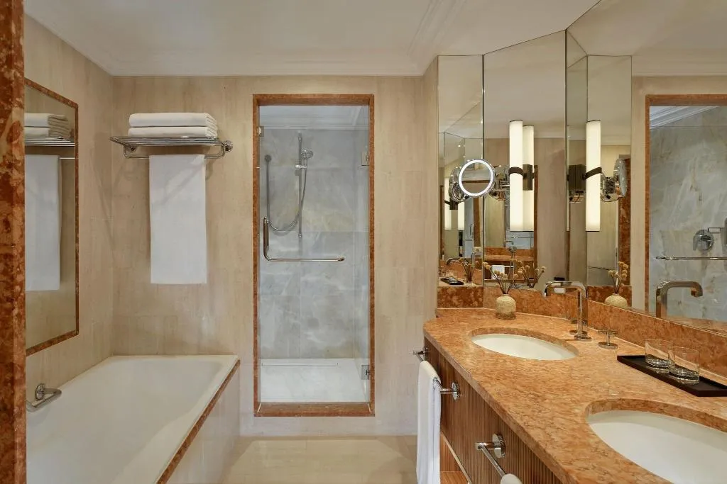 Room, Penha Longa, Lisbon