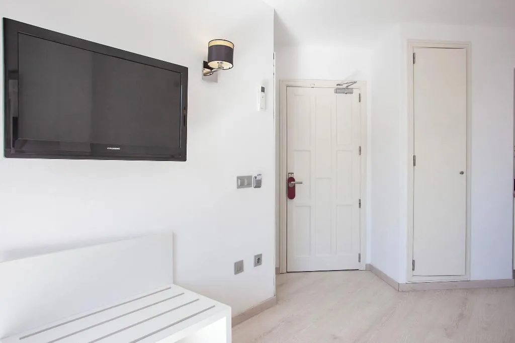 Room, Sand Beach Apartments, Majorca