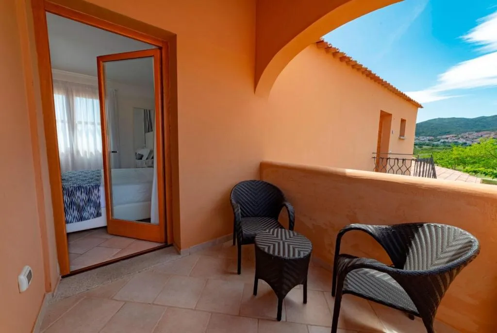TRIPLE COMFORT Room, Janna'e Sole Resort, Olbia