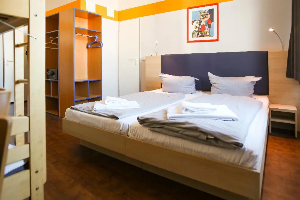 FAMILY ROOM STANDARD Room, Acama Kreuzberg Hotel+Hostel, Berlin
