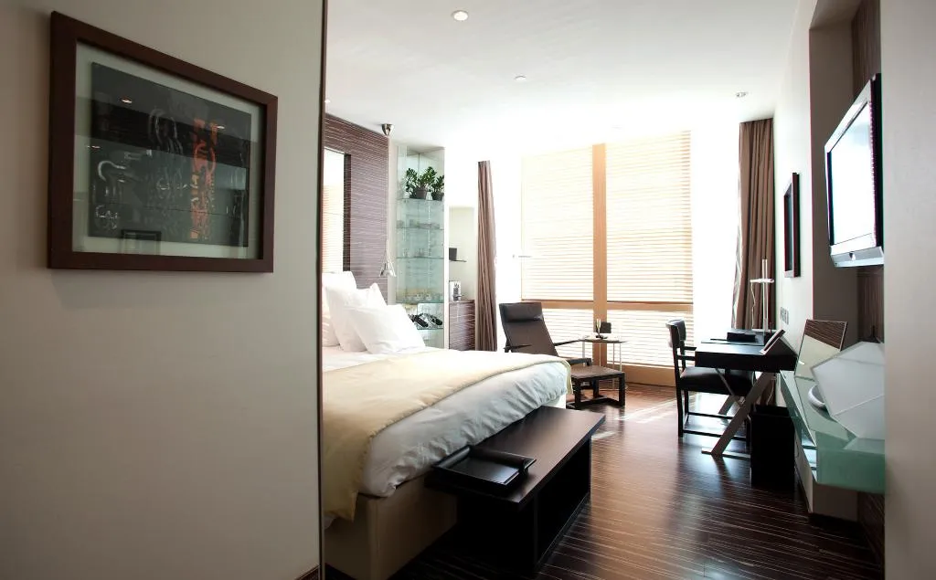 DOUBLE SUPERIOR Room, Romeo, Naples