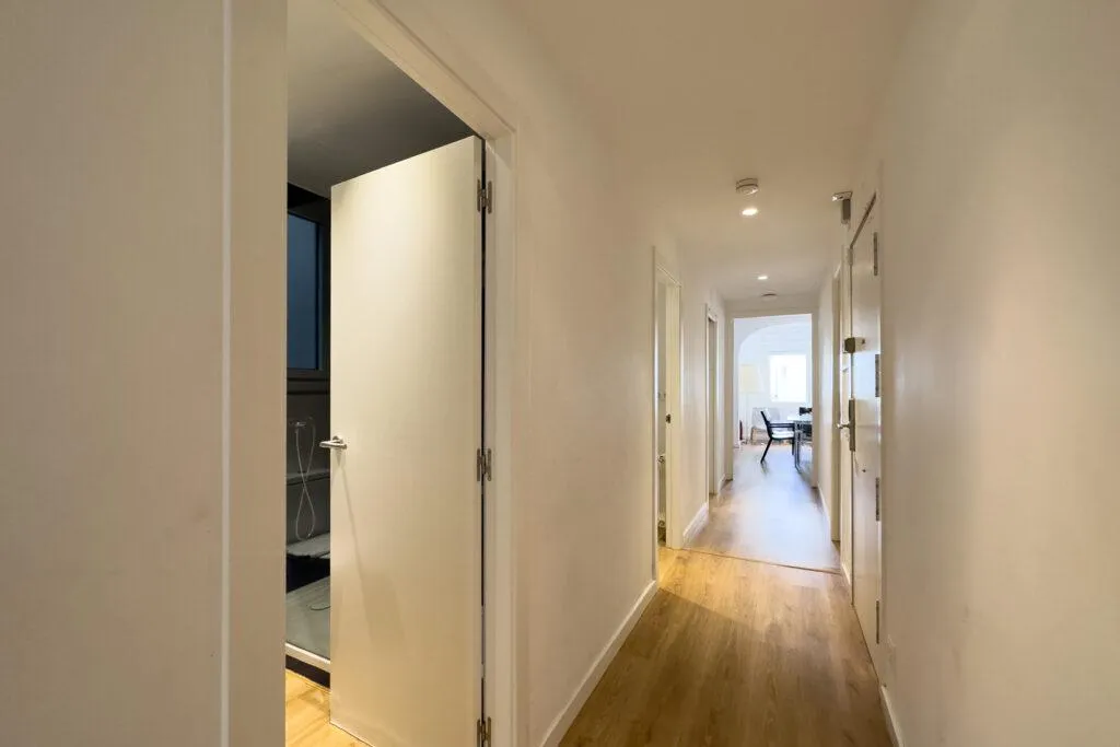 APARTMENT FOUR BEDROOMS Room, Ainb Barcelona Sants Apartments, Barcelona