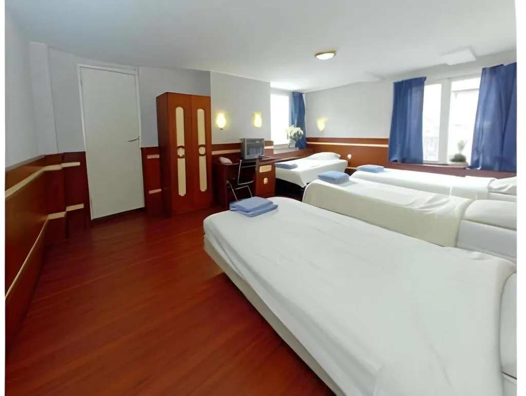 Room, Manofa, Amsterdam