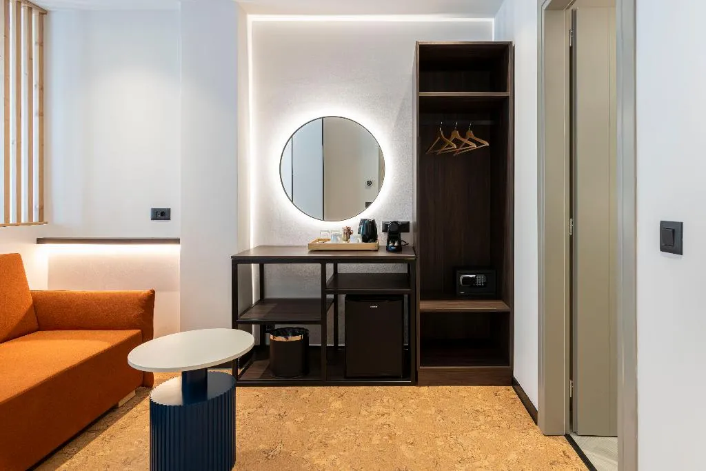 DOUBLE WITH BALCONY Room, Parea, Athens