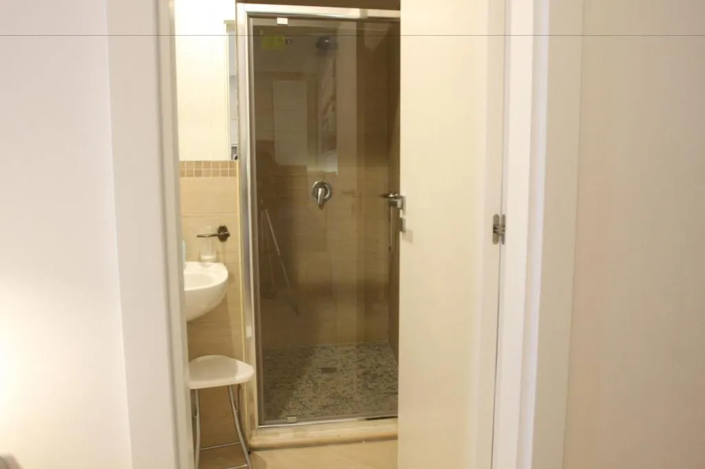 Room, Base Napoli B&B, Naples
