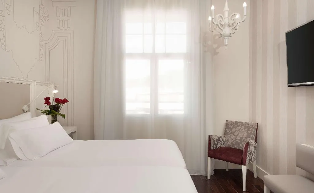 DOUBLE SUPERIOR Room, NH Collection Madrid Abascal, Madrid
