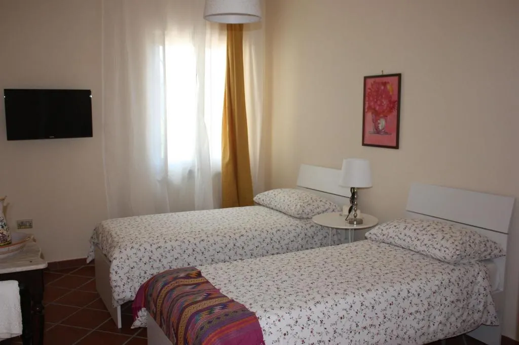 Room, b&b la marchesa, Naples