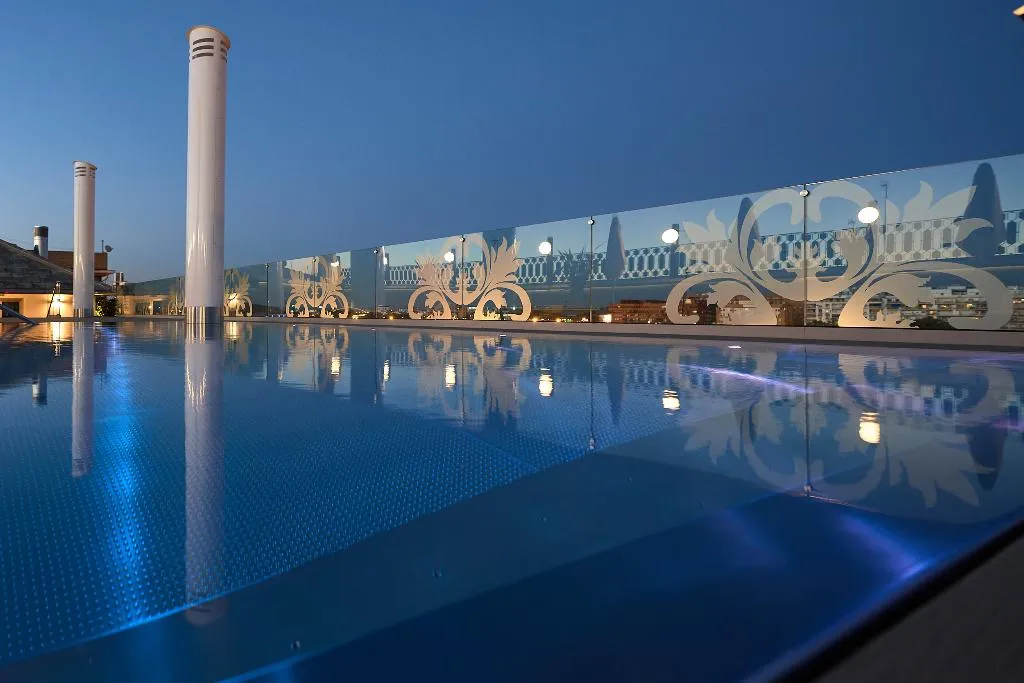 Pool, Monte Triana, Seville