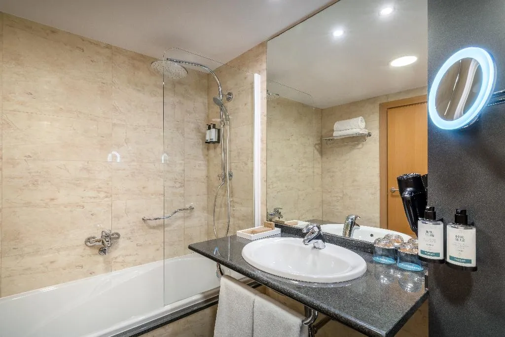 Double or Twin SUPERIOR SEA VIEW Room, Occidental Atenea Mar, Barcelona
