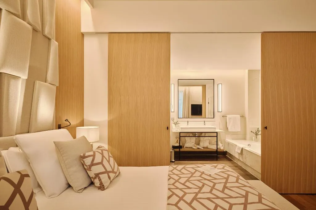 DOUBLE SUPERIOR Room, Hospes Palau de la Mar Valencia, Valencia