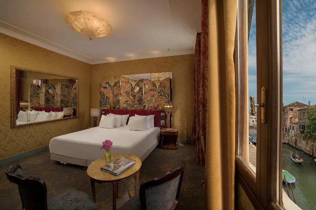 DOUBLE PREMIUM Room, NH Collection Venezia Grand Hotel Palazzo dei Dogi, Venice