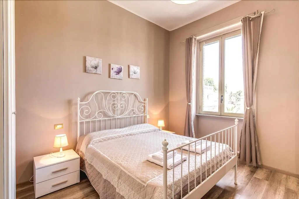 Room, Morgagni House, Rome