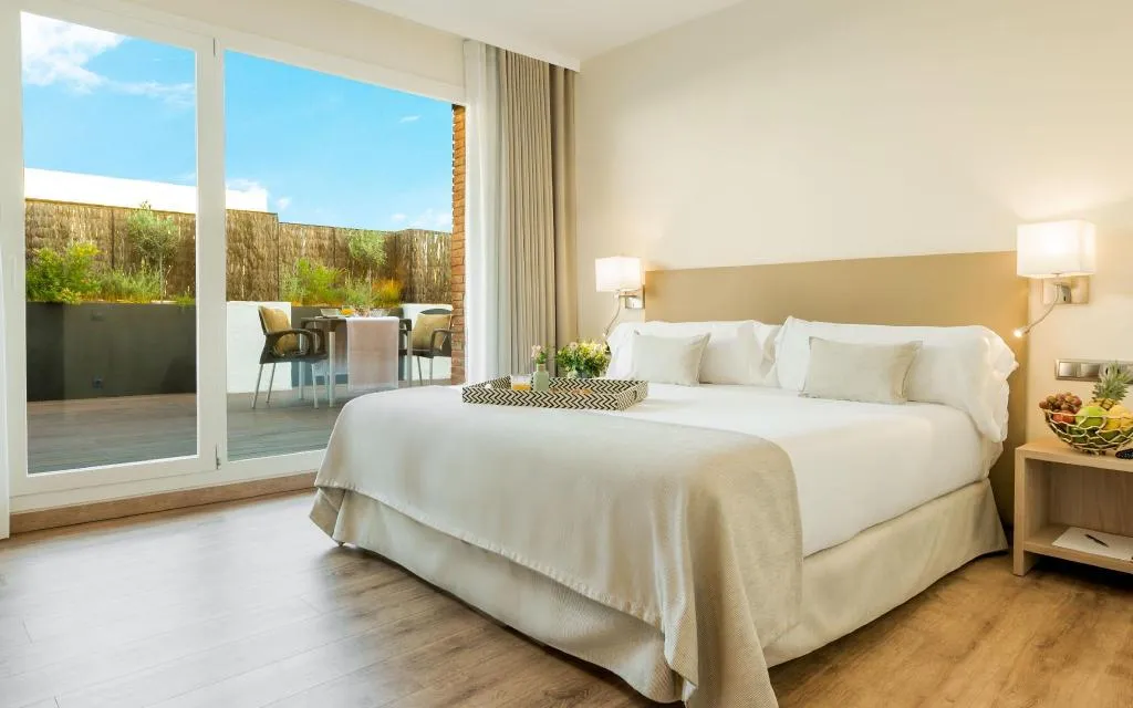 JUNIOR SUITE WITH TERRACE Room, Aparthotel Mariano Cubi, Barcelona